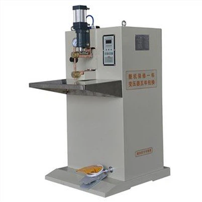 Какво е текущото управление на настолен точков заварчик?